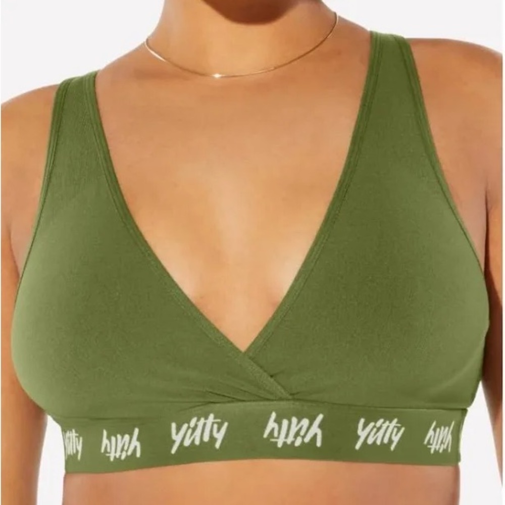 YITTY sports bra size small
